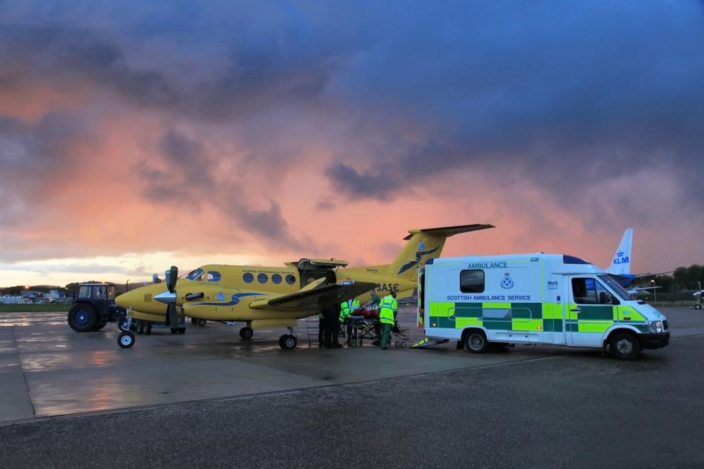 Image of Scottish Ambulance Service meeting Air Ambulance